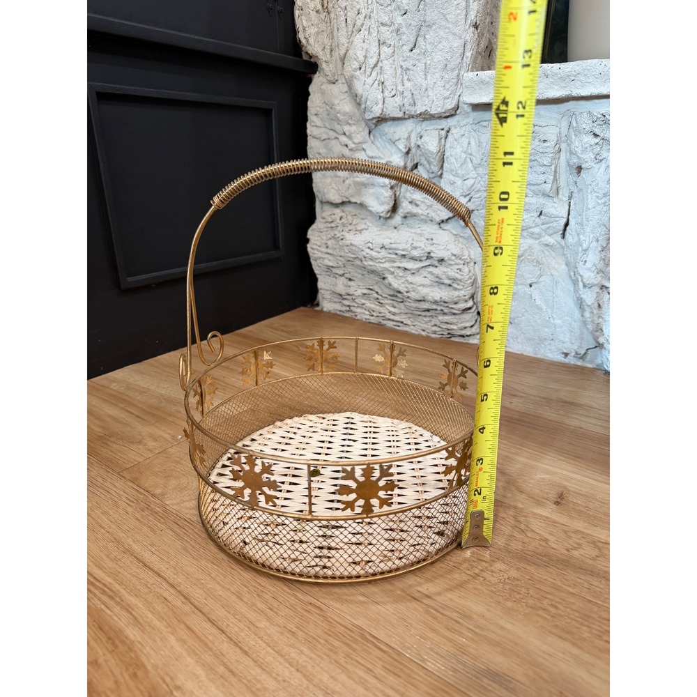 Vintage Gold Wire Snowflake Christmas Basket White Wicker Base Holiday Decor - Picture 7 of 7